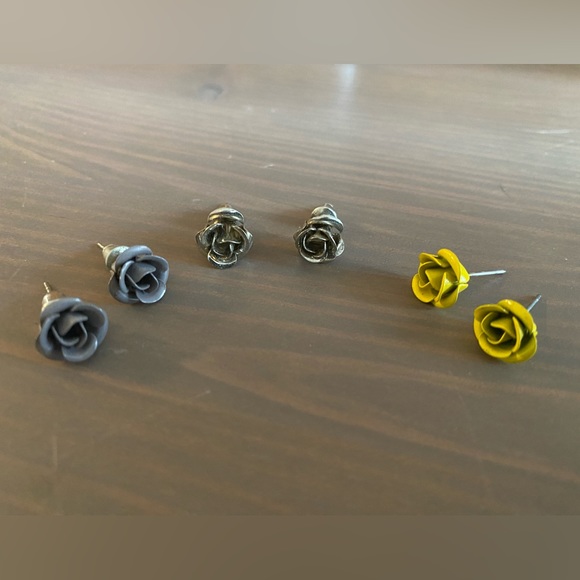 Urban Outfitters Metal Rose Stud Earrings- Set of 3 - Picture 2 of 3